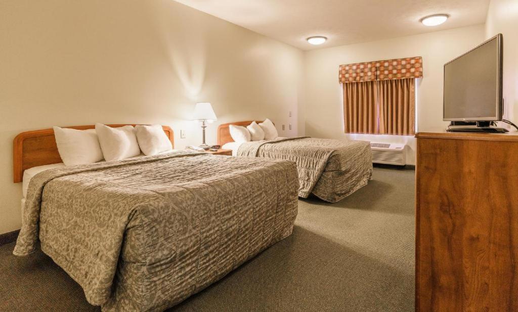 Supertel Inn And Conference Center Creston Экстерьер фото