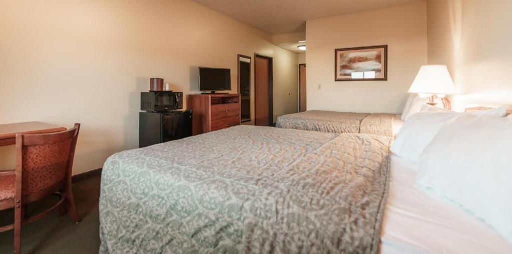 Supertel Inn And Conference Center Creston Экстерьер фото